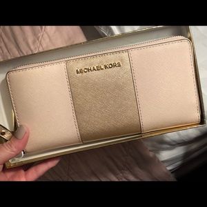 Michael Kors Ballet Pink Wallet